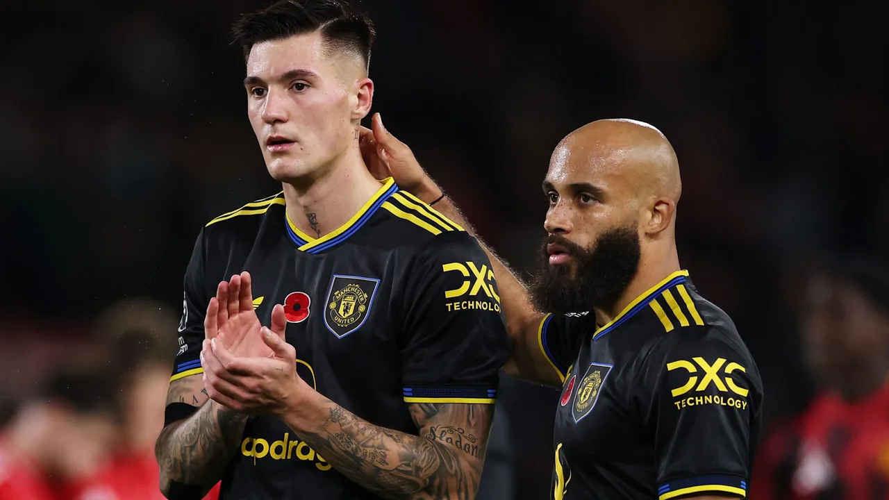 تطورات إصابات مانشستر يونايتد مع انسحاب بنجامين سيسكو وبريان مبيومو من المعسكرات الدولية